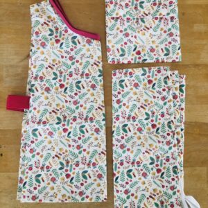 Kit maternelle Maman Cactus comprenant des draps en coton biologique, un tablier pratique et un sac à goûter coloré, pour accompagner les enfants à l'école.