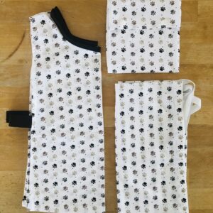 Kit maternelle Maman Cactus comprenant des draps en coton biologique, un tablier pratique et un sac à goûter coloré, pour accompagner les enfants à l'école.